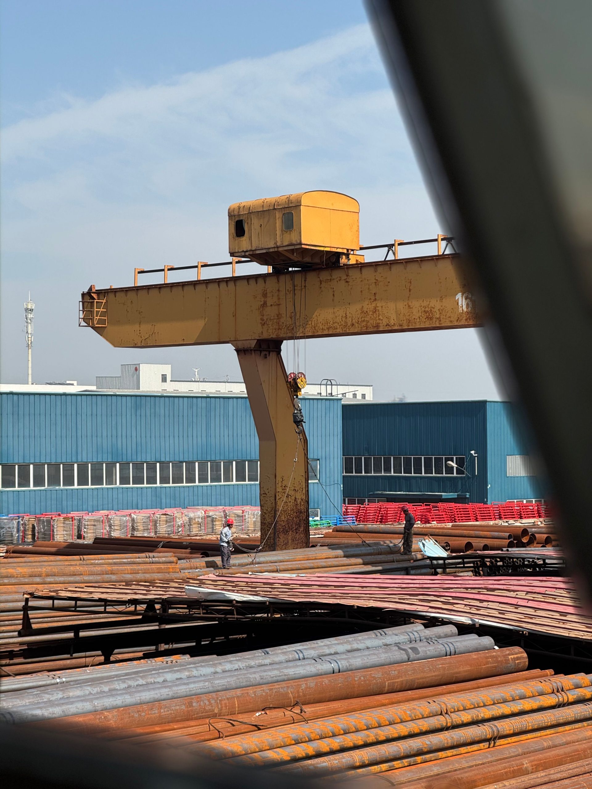 yellow container crane